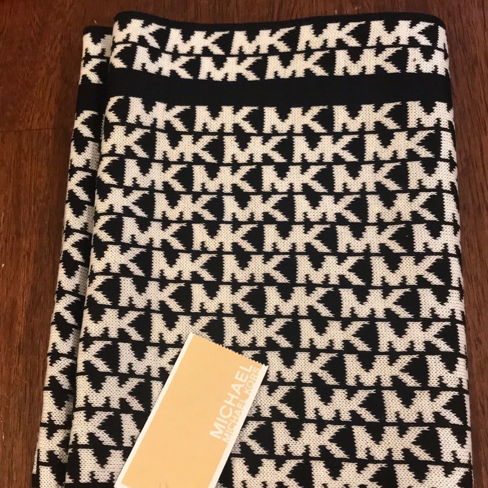 Michael Kors infinity scarf NWT